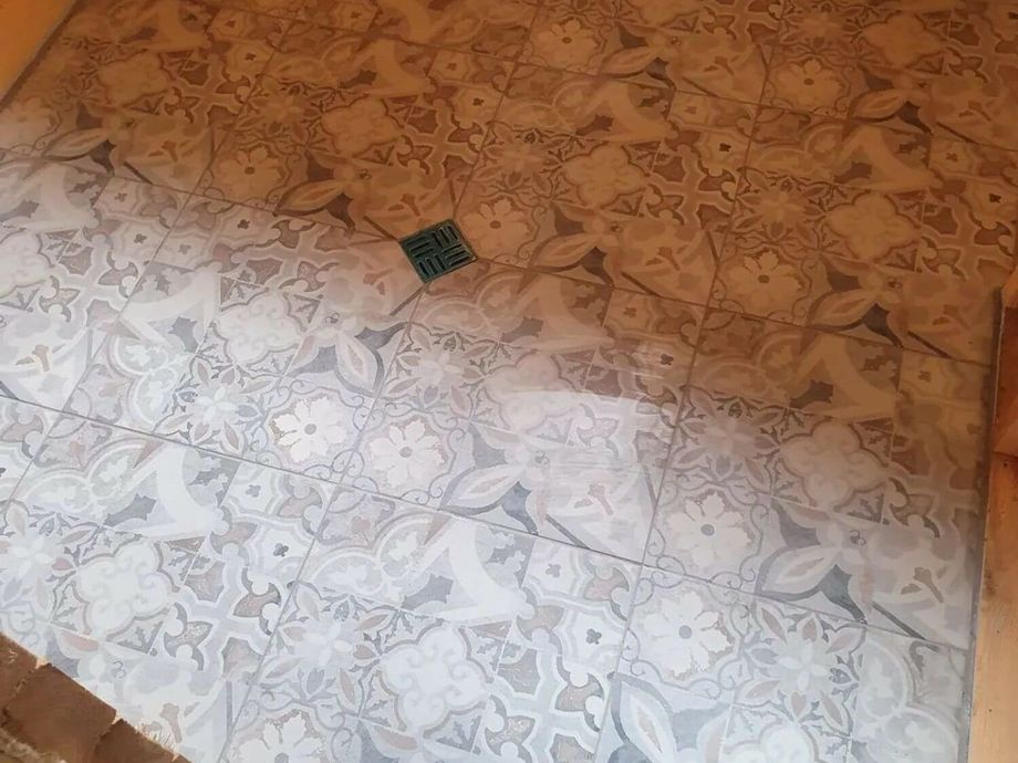 Укладка керамогранита на пол в Металлострое